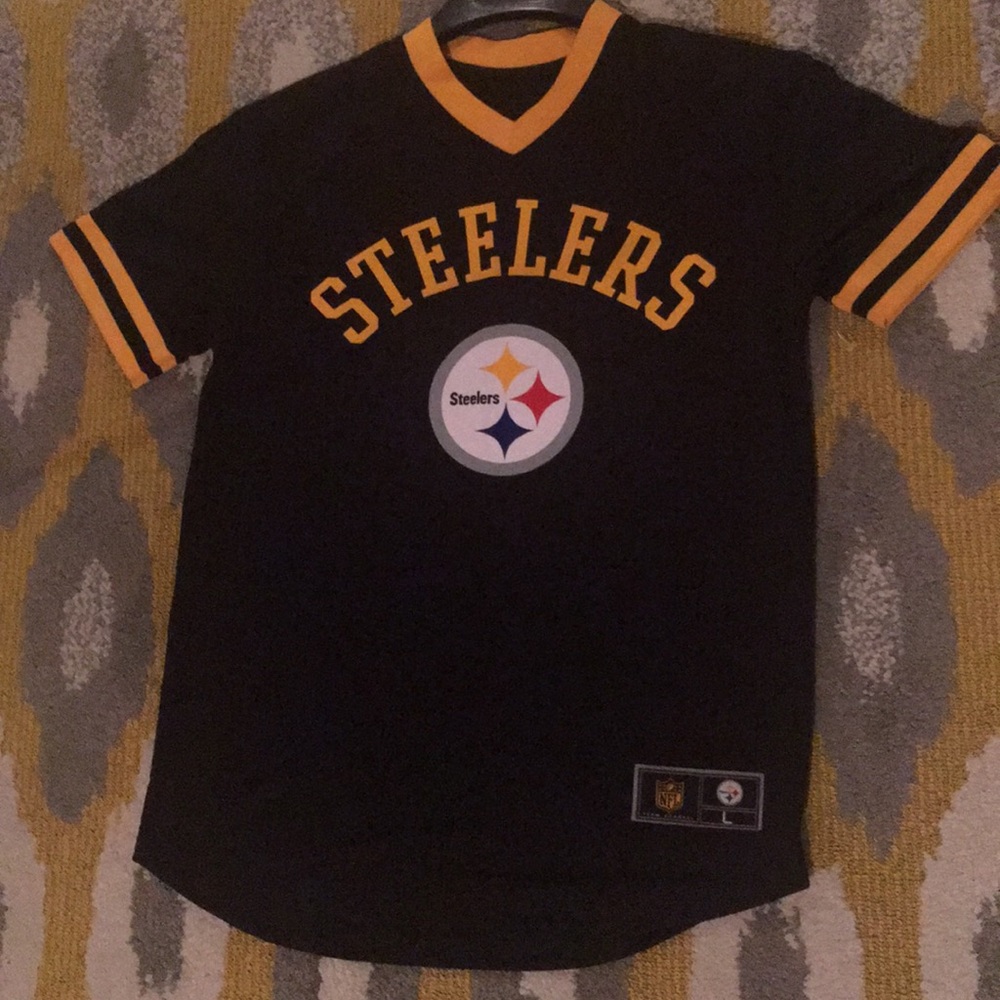 Women’s Pittsburgh Steelers shirt
